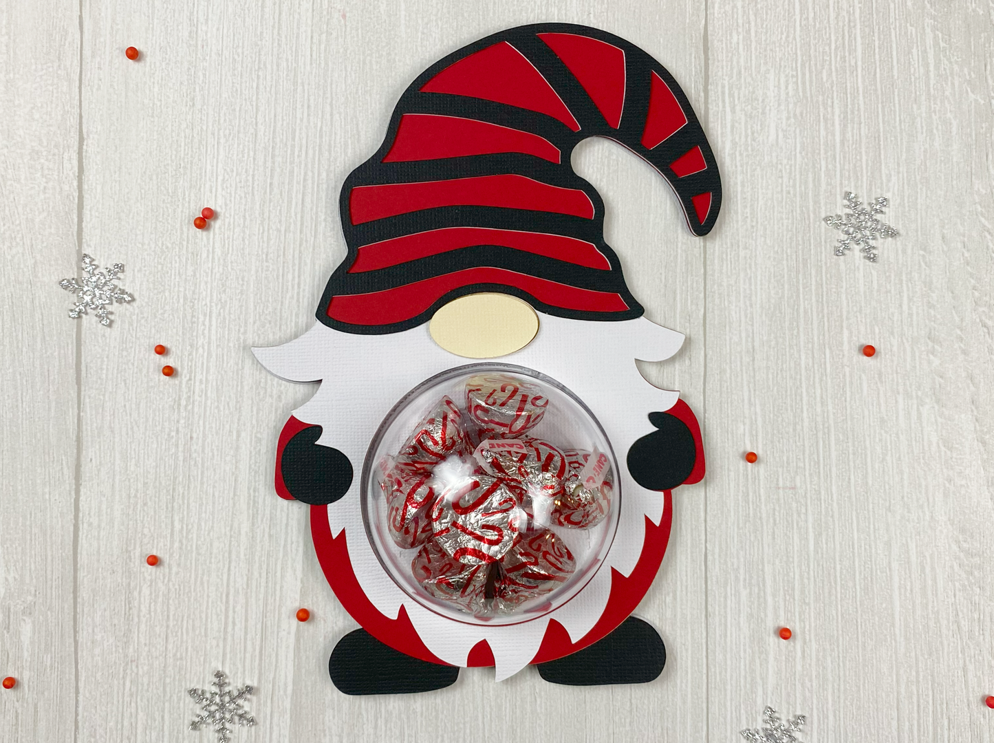Gnome dome candy holder. Perfect for Christmas, winter or holiday party favors or stocking stuffers.
